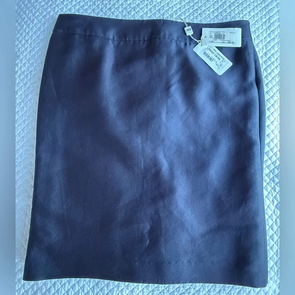 Armani Collezioni Classic Short Black Skirt Size 12 NWT